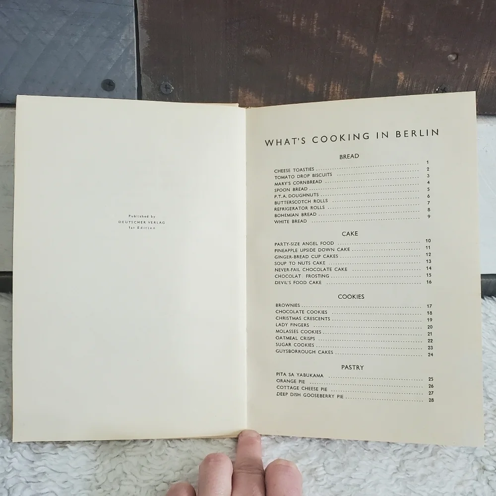 𝅺VINTAGE VTG Operation Vittles 1949 Hardcover Recipe Cookbook